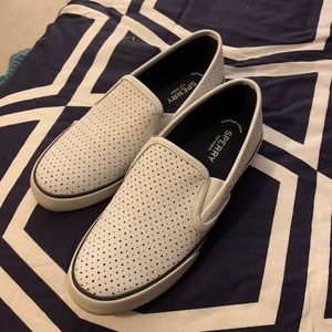 Sperry
Pierside Perforated Sneaker